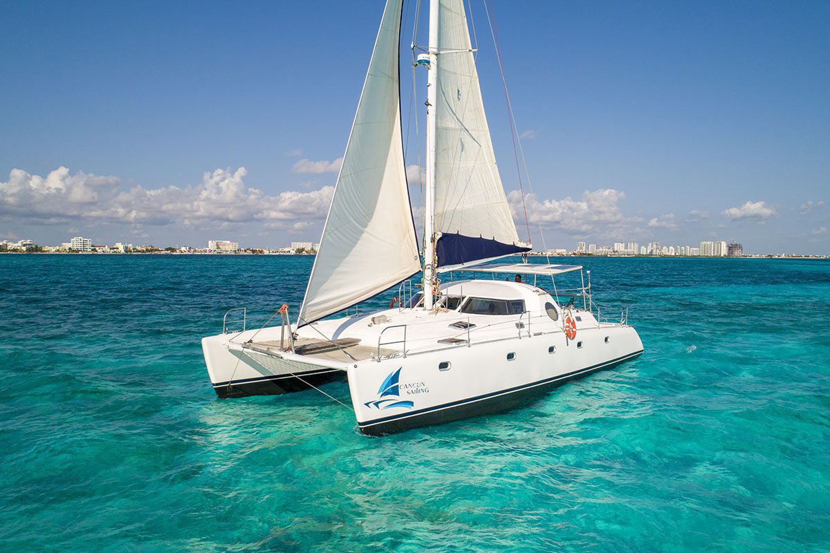 Catamaran Manta Cancun