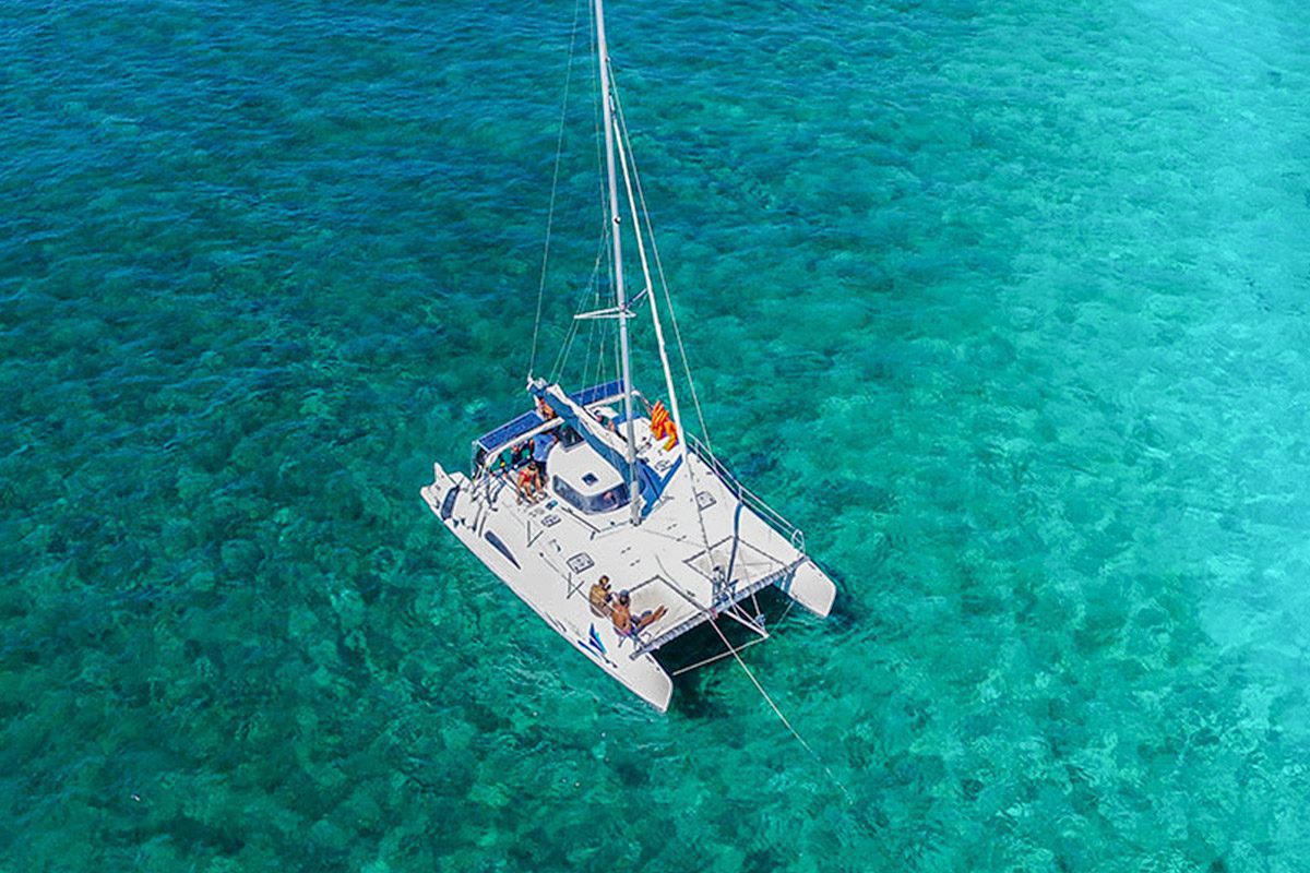 nalgone small catamaran isla mujeres