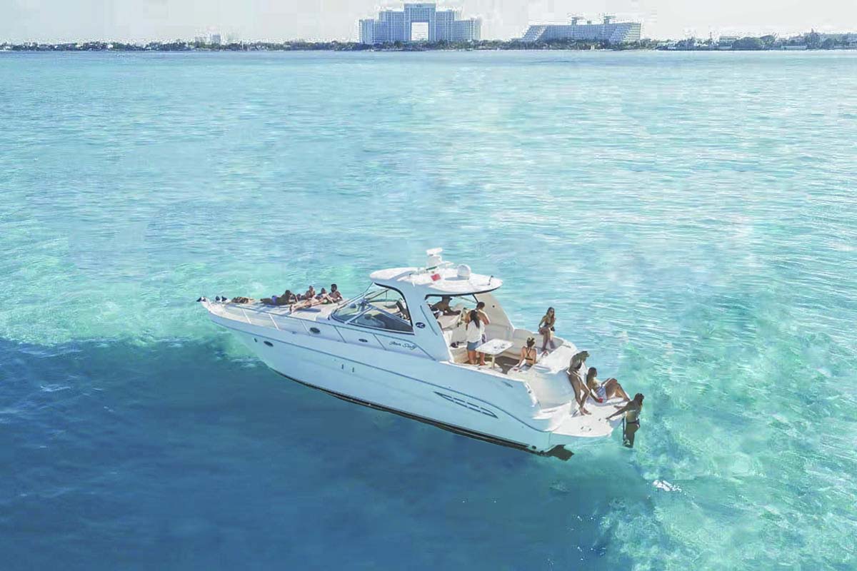 charter yacht isla mujeres
