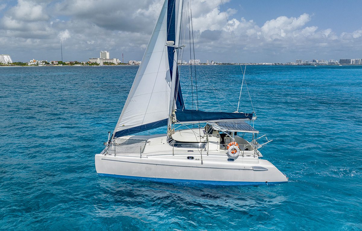 Lady Esther Catamaran 
38 ft Max 25 people